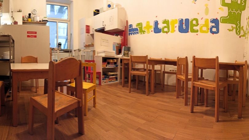 copyright: Hartwig Immlinger Grosses Schiff Gebäude Kindergarten Wasnergasse 5