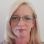 copyright: Jasmin Stöttner Frau mit langen blonden Haaren und Brille.