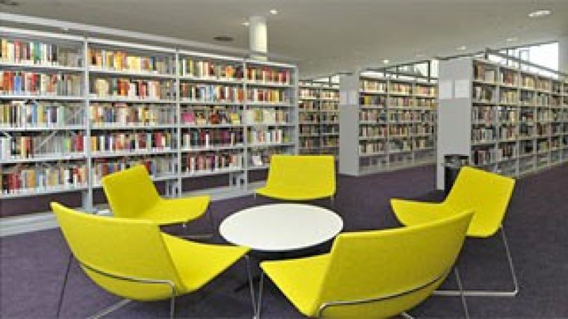 copyright: Büchereien Wien Sesselgruppe in Bücherei