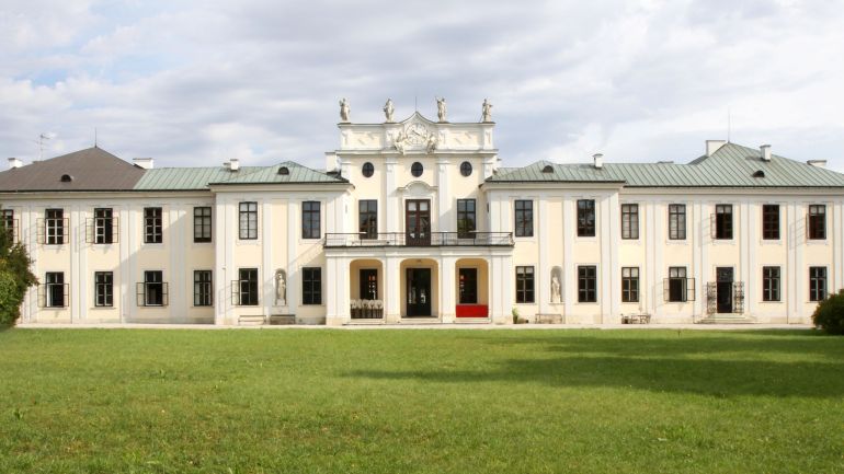 Die Parkseite vom Schloss Hetzendorf