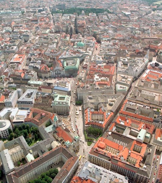 Luftbildaufnahme von der Freyung bis zum Stephansdom
