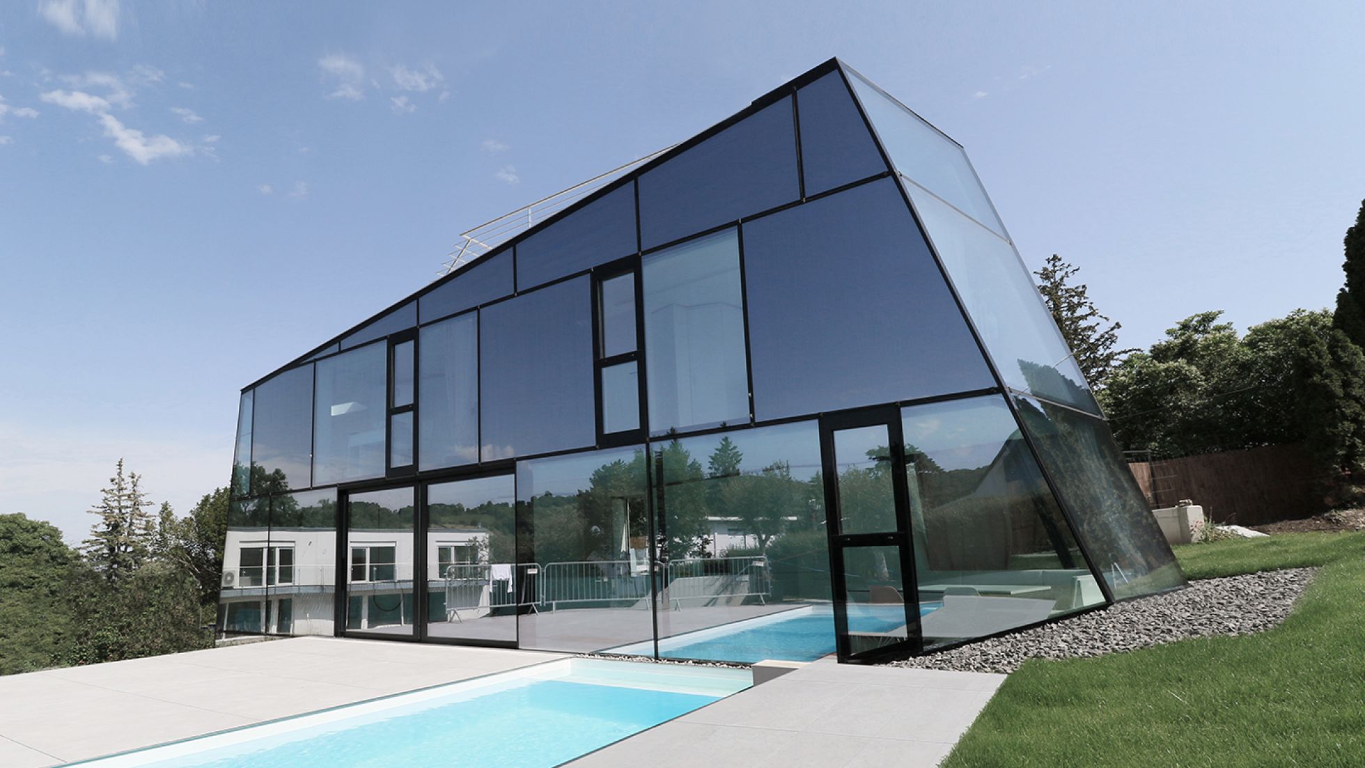 Kleingarten-Haus mit Fassade aus Glas