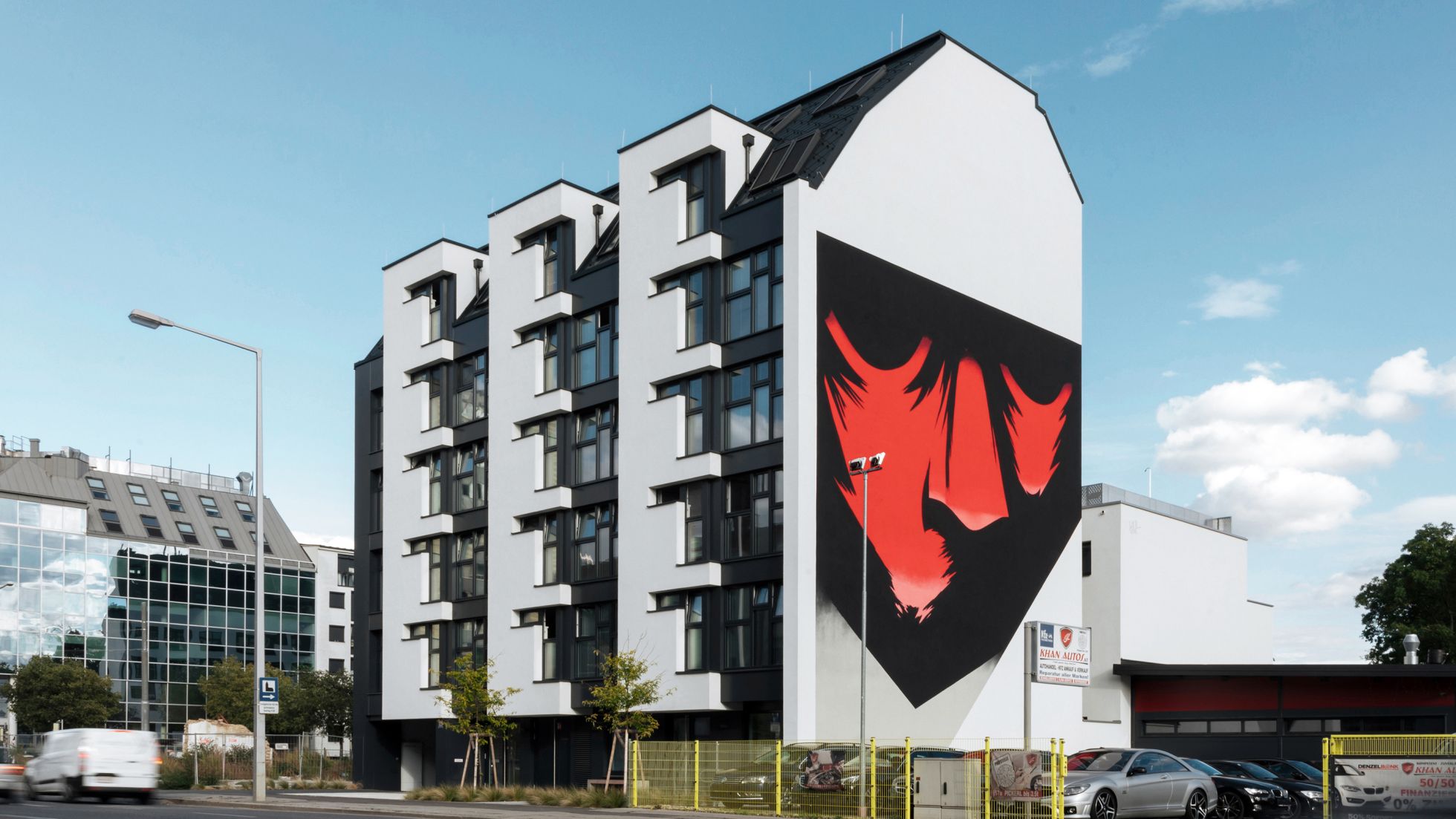 copyright: luxundlumen Modernes Wohnhaus mit 3 verzahnten Baukörpern