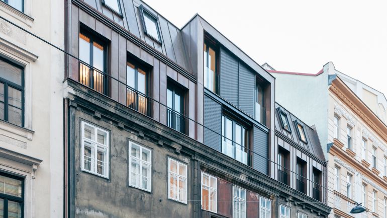 copyright: tschinkersten fotografie Moderner Aufbau auf Biedermeierhaus