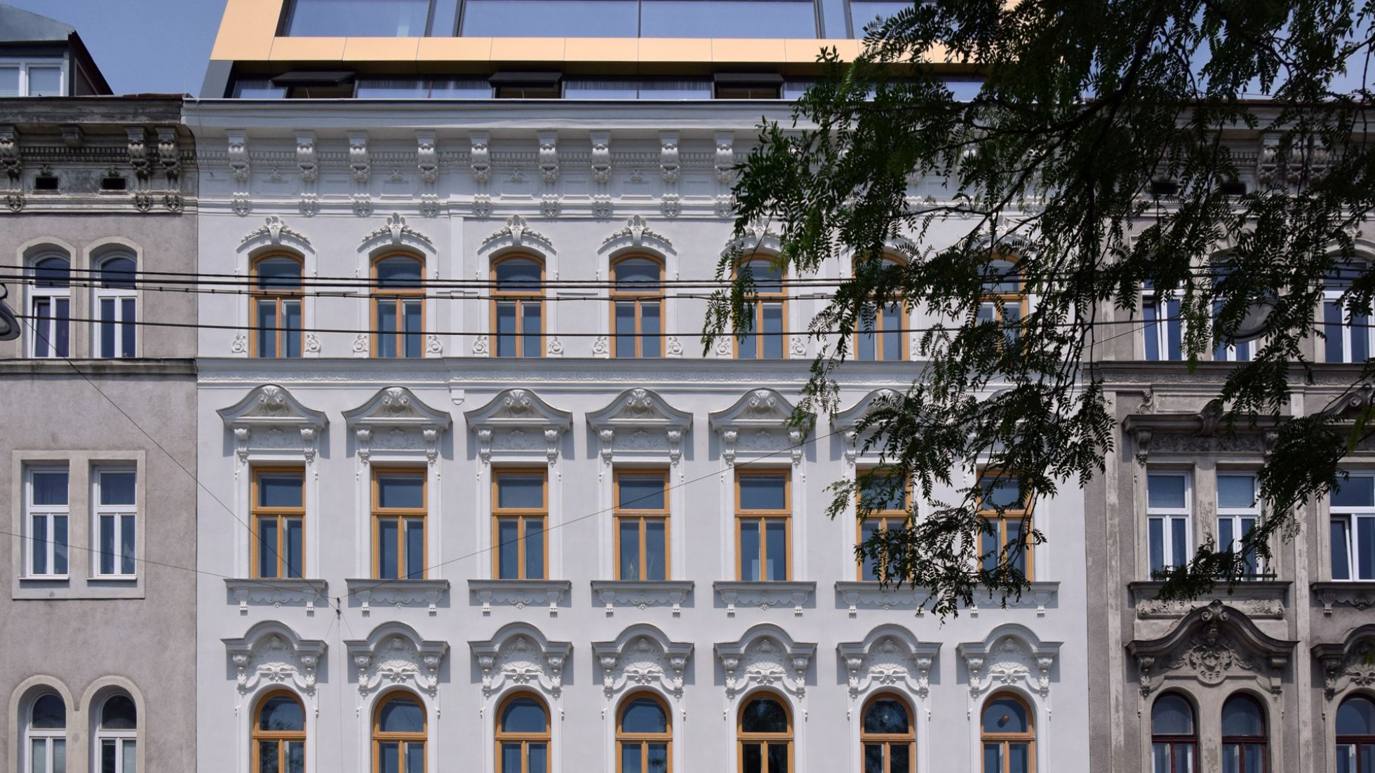 Altbau mit Dachaufbau