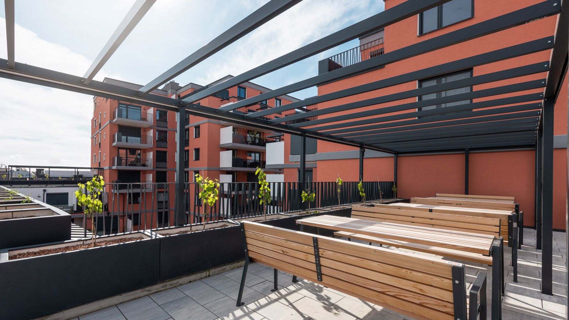 Terrasse eines Wohnbaus