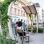 copyright: Stadt Wien / Johannes Wiedl Rankpflanzen auf einer Pergola mit Sitzgruppe
