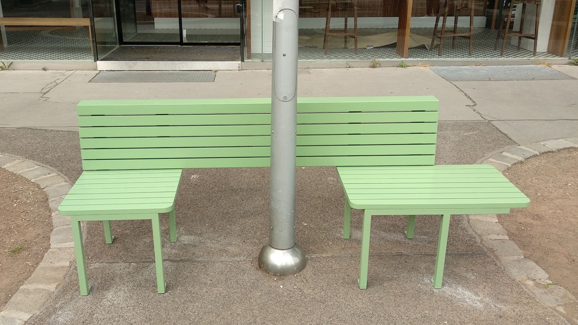 copyright: MA 19 / Stadt Wien Designer-Sitzgelegenheiten im öffentlichen Raum