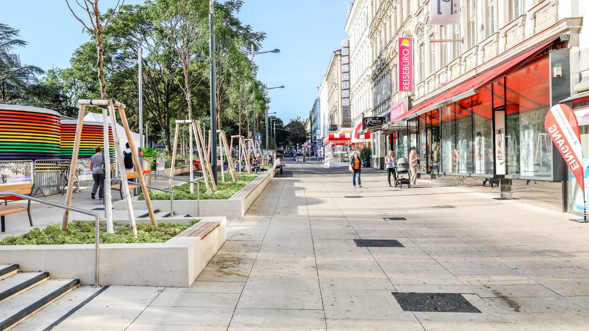 copyright: PID/Christian Fürthner Fußgängerzone mit jungen Bäumen