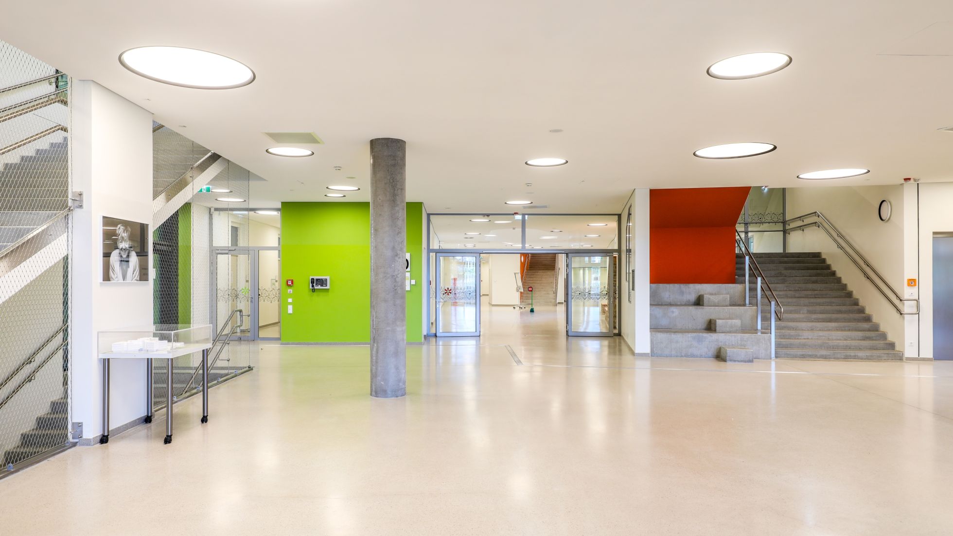 Eingangshalle des Bildungscampus