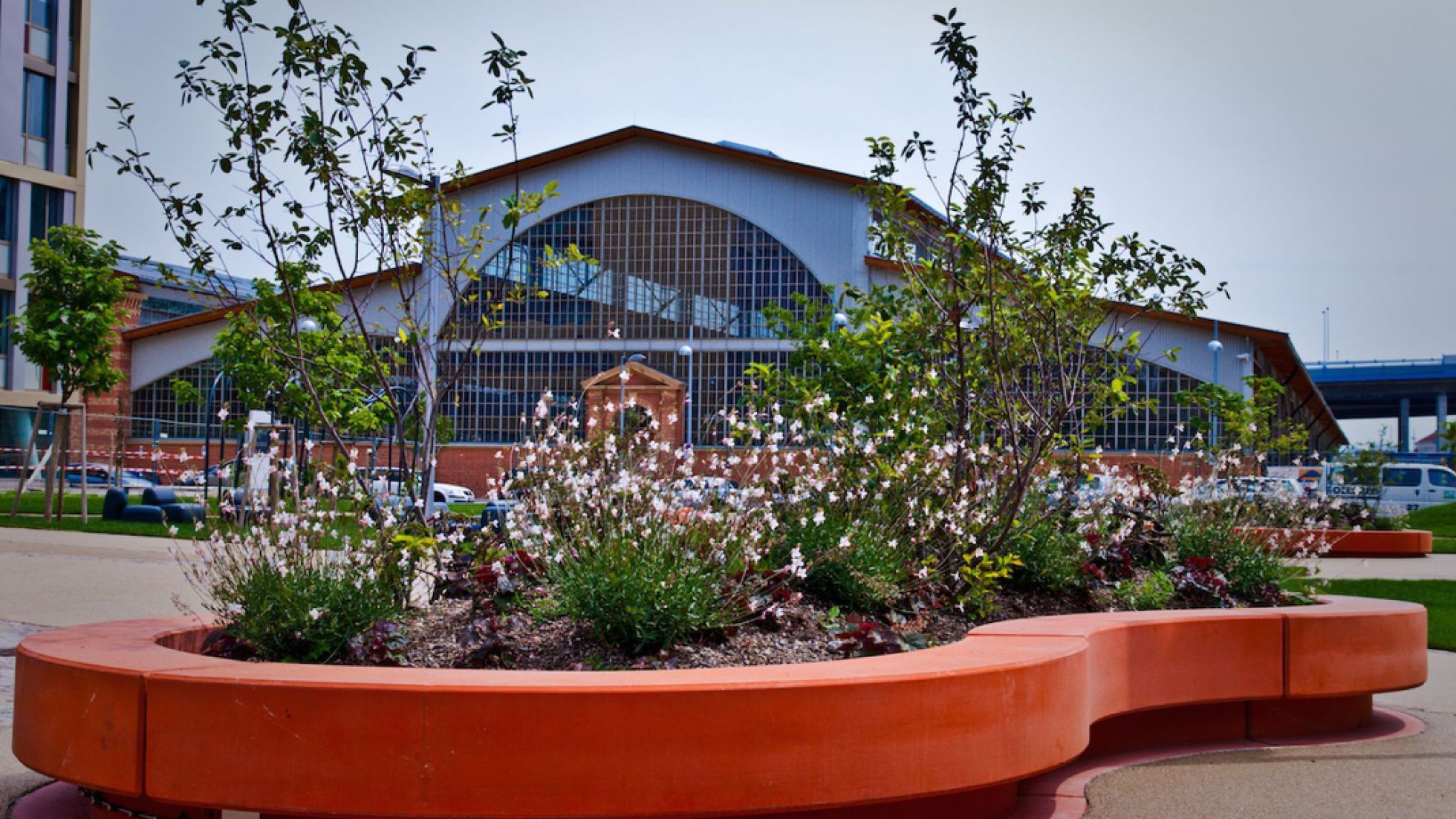 Freiflächengestaltung blühender Begrünung