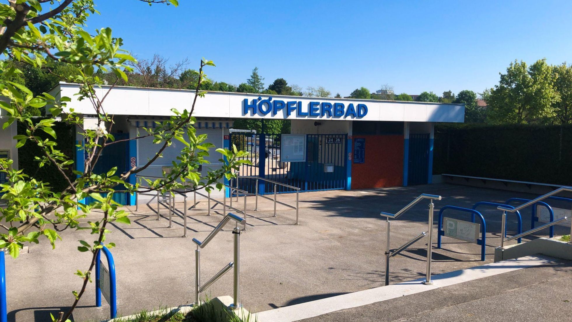 copyright: BV 23 / Esther Genitheim Eingangsbereich des Höpflerbads