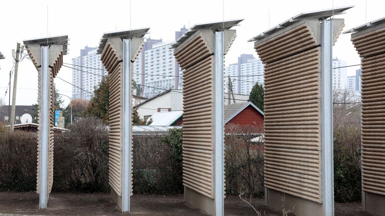 copyright: Stadt Wien/Martin Votava Mehrere kurze Lärmschutzwände nebeneinander zur Veranschaulichung