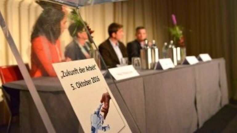 Podiumsdiskussion mit TeilnehmerInnen der Konferenz Zukunft der Arbeit
