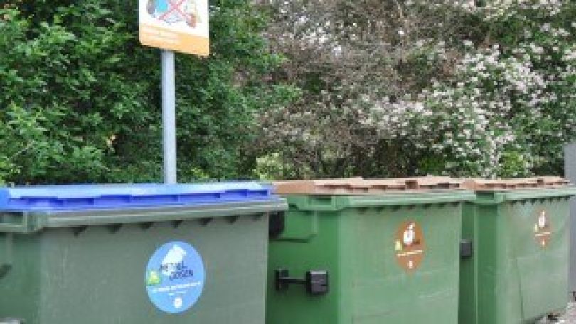 Container für Biomüll und Altmetalle