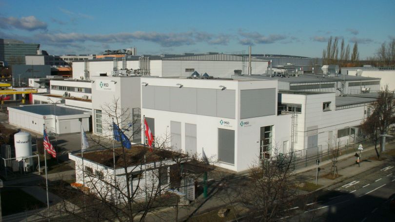 Produktionhalle von außen.