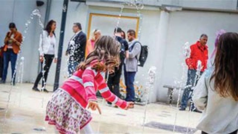 Schild informiert über Förderung durch die EU