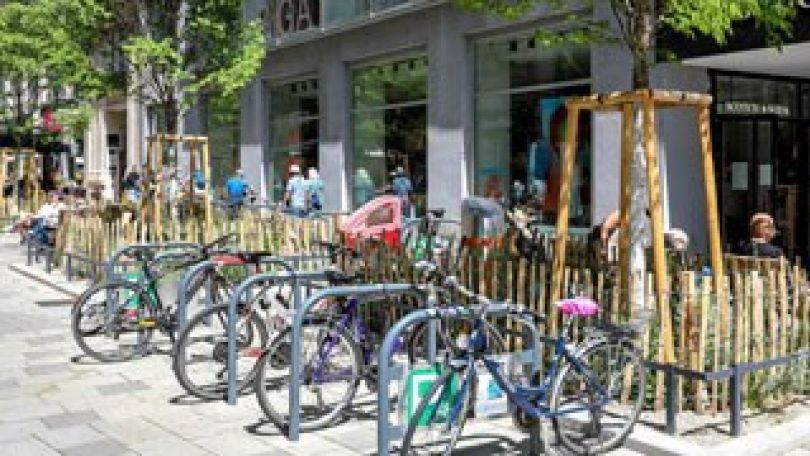 Radabstellbügel mit Fahrrädern