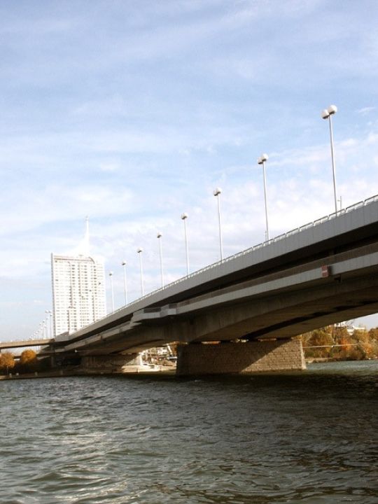 copyright: Kurt Wurscher - MA 29 Die Reichsbrücke von der Donau aus