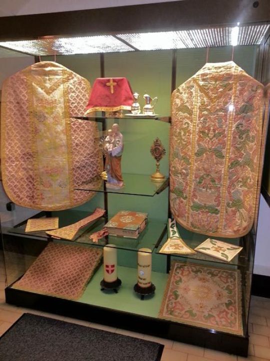 copyright: Wiener Wasserwerke Tonnengewölbe mit kirchlichen Ausstellungsstücken