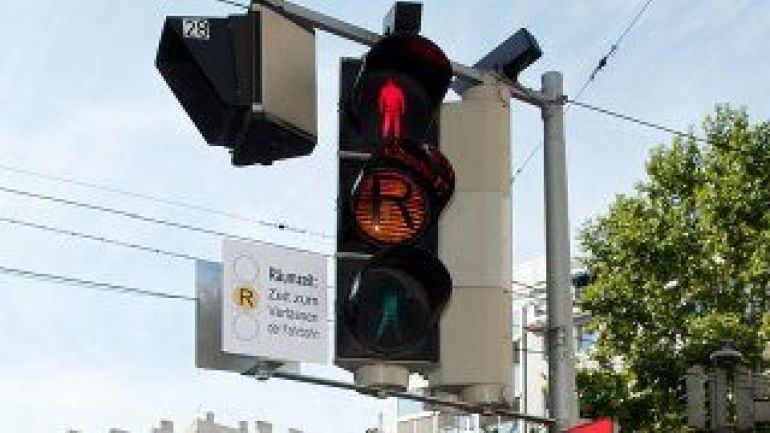 copyright: w24 - Philipp Schuster Ampel mit Räumzeit-Licht