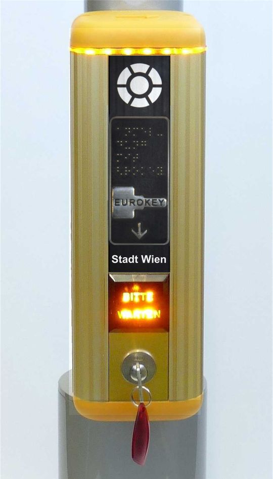 Ampelkästchen mit Eurokey-Symbol