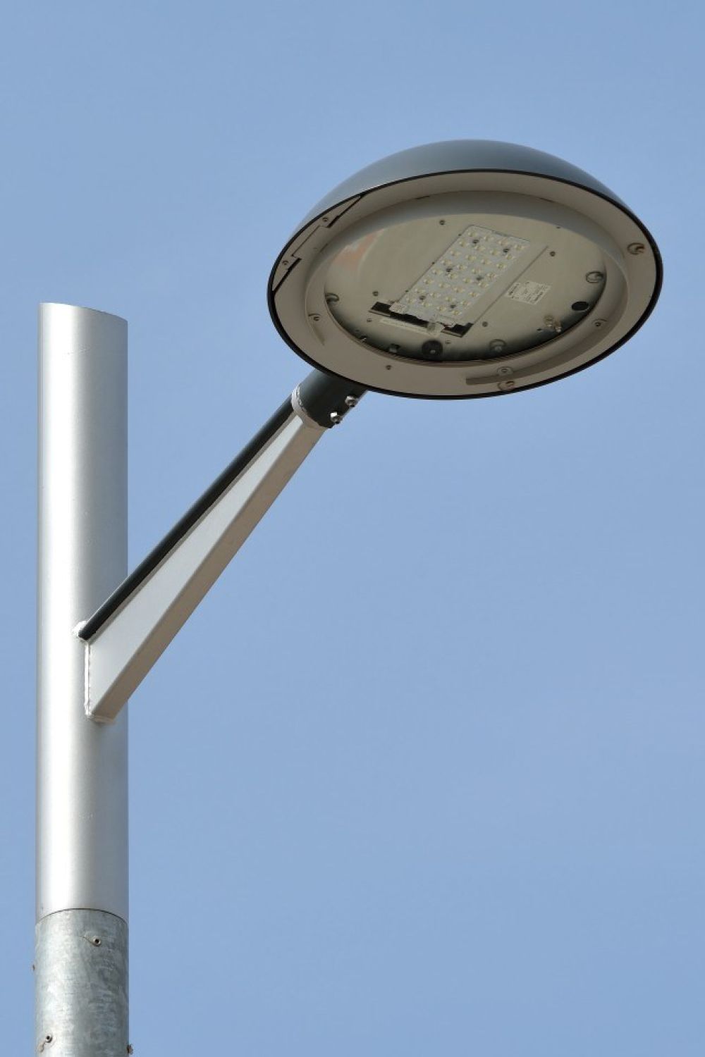 LED-Leuchte auf Pfahl