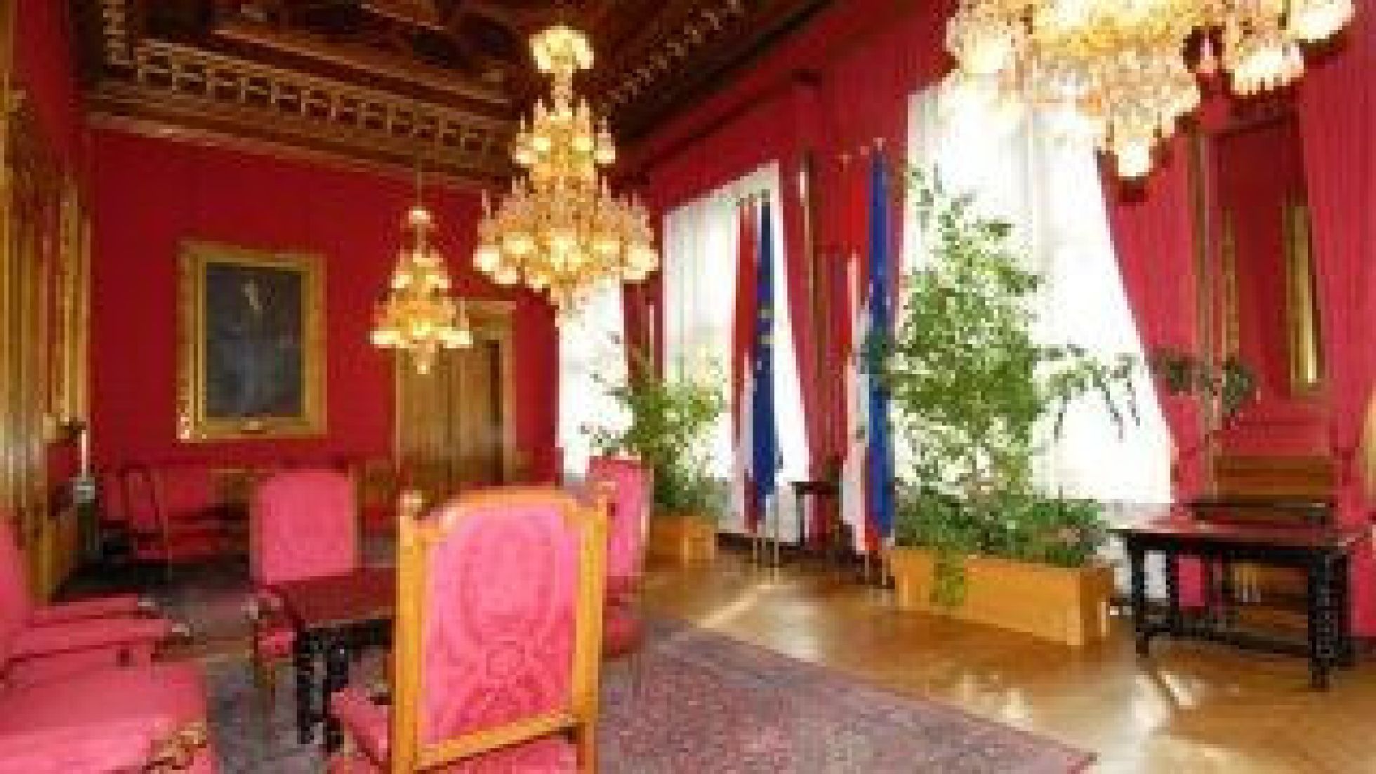 copyright: media wien Blick zur Fensterseite im Roten Salon