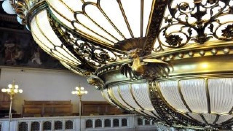 Luster im Gemeinderatssitzungssaal