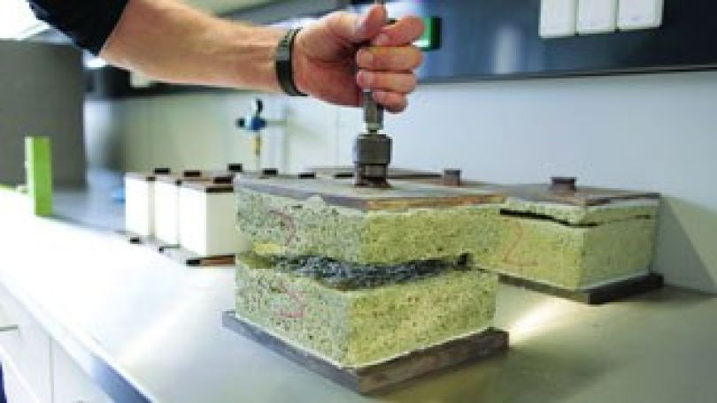 Prüfung eines Dämmstoffs