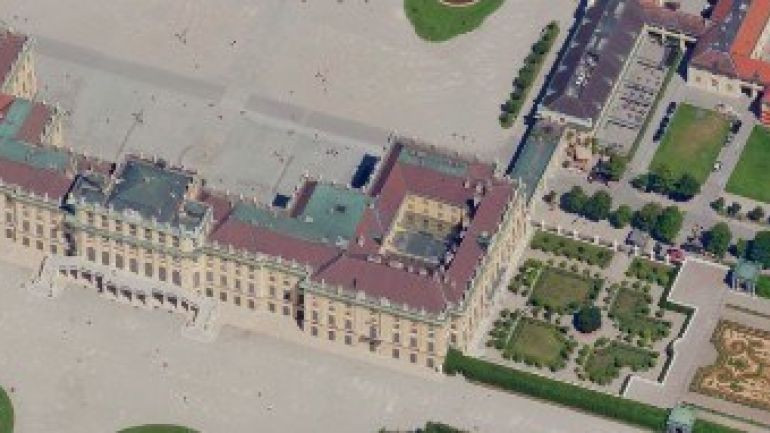 Schloss Schönbrunn von schräg oben