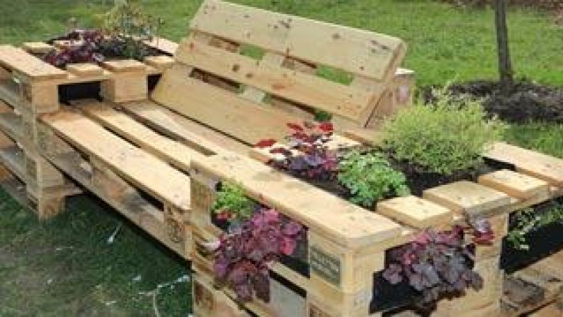 Parkbank aus Paletten