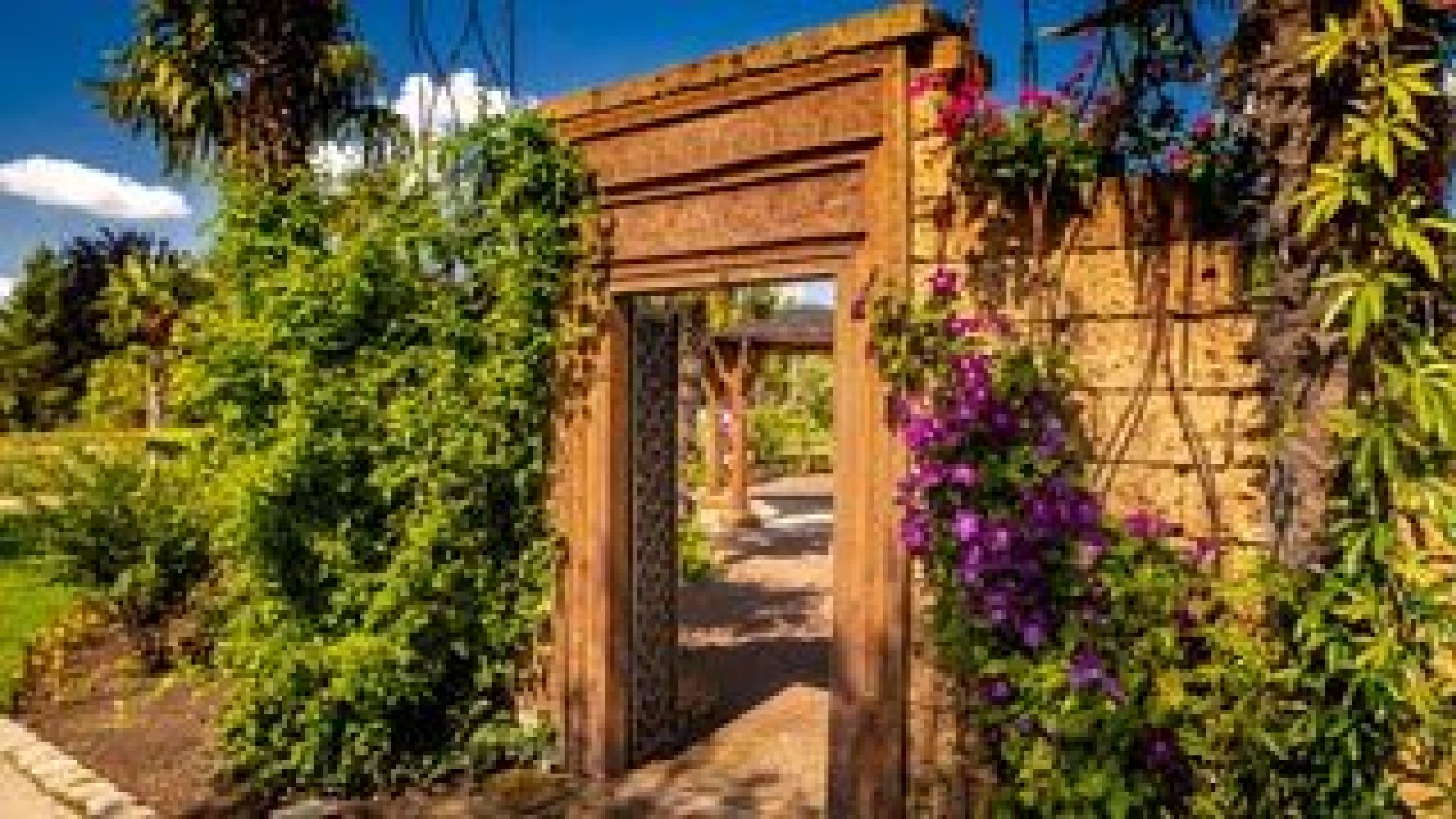 Indisches Tor zu einem Garten