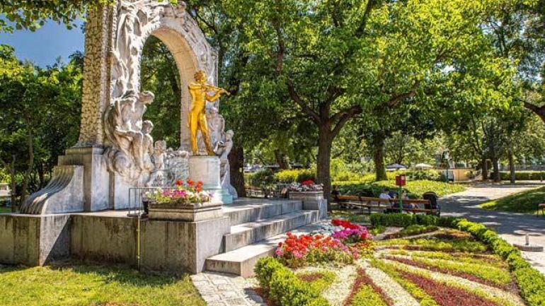Golden Johann Strauss monument