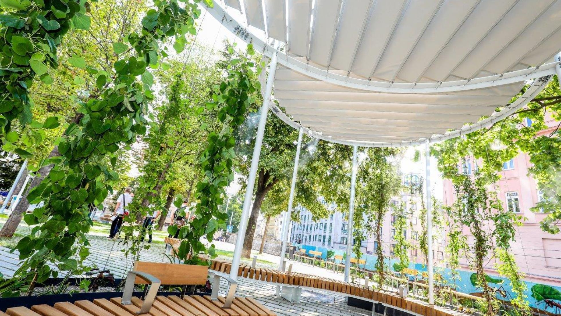 Sitzgelegenheiten unter dem Coolspot