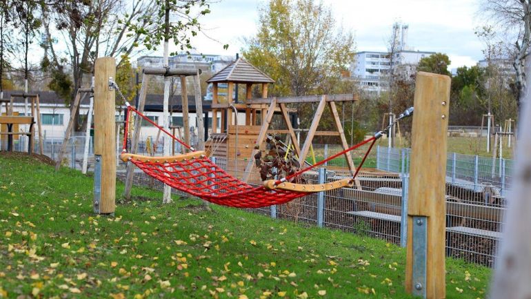 Hängematte auf einem Spielplatz