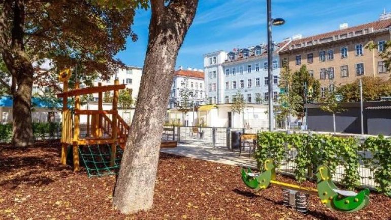 copyright: Wiener Stadtgärten - Houdek Spielgeräte am Johann-Nepomuk-Vogl-Platz