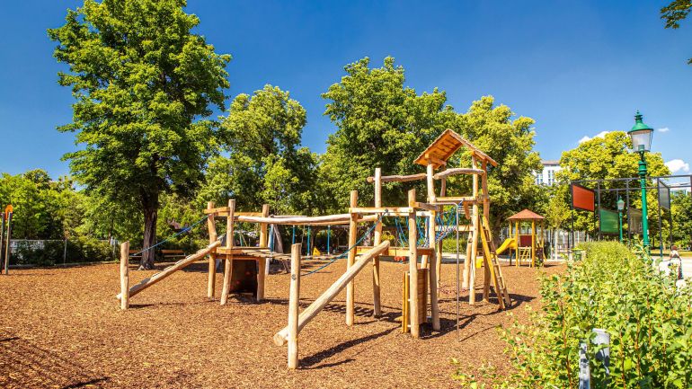 copyright: Wiener Stadtgärten/Houdek Spielplatz mit Spielgeräten