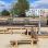 Holzkonstruktion auf einem Spielplatz