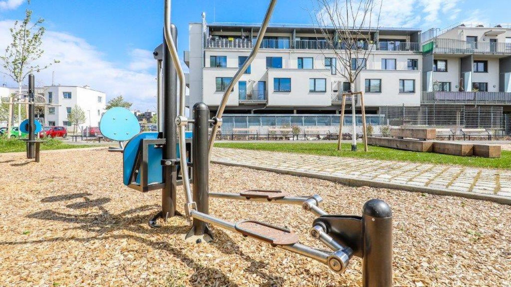 Fitnessgerät auf einem Spielplatz