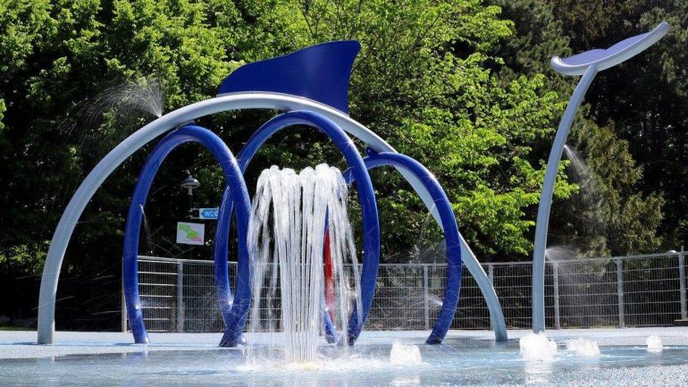 Wasserspielgerät in einem Park
