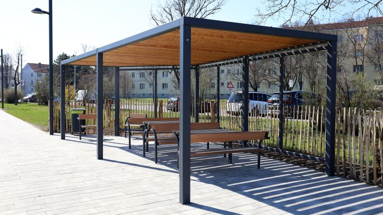 copyright: Stadt Wien / Martin Votava Pergola in Parkanlage