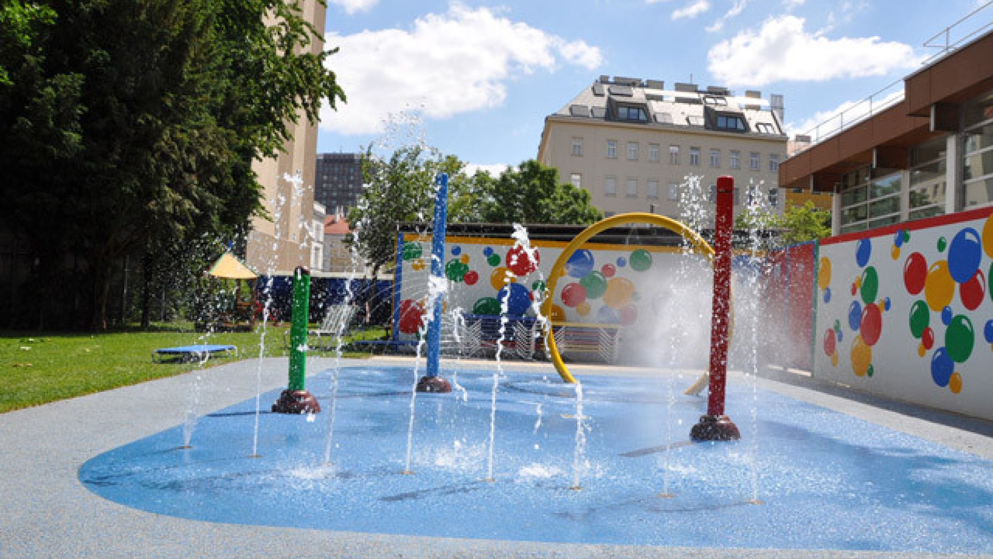 Wasserspielplatz mit Wasserfontänen