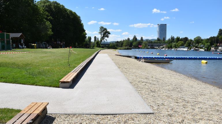 Wiese, Sitzgelegenheit, barrierefreier Zugang zum Strand