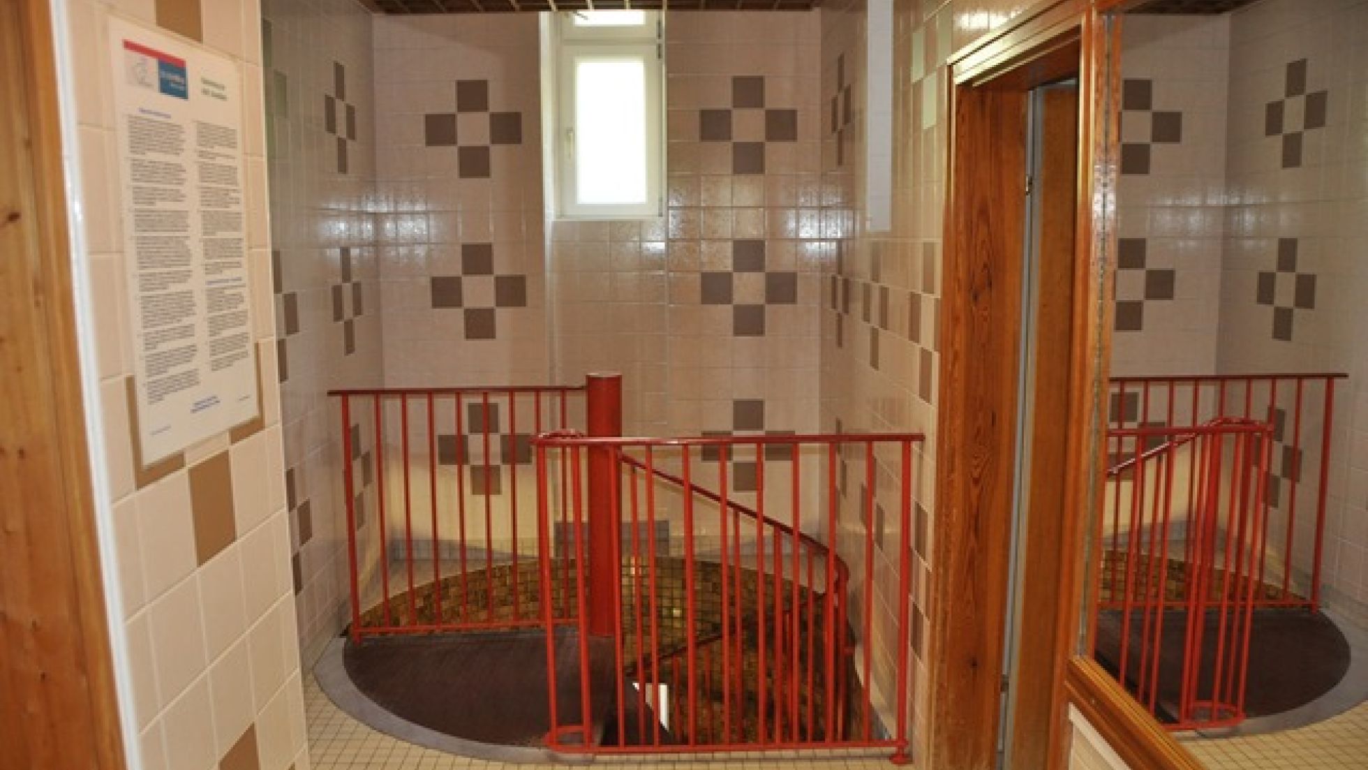copyright: Wiener Bäder (MA 44) Wendeltreppe Penzingerbad