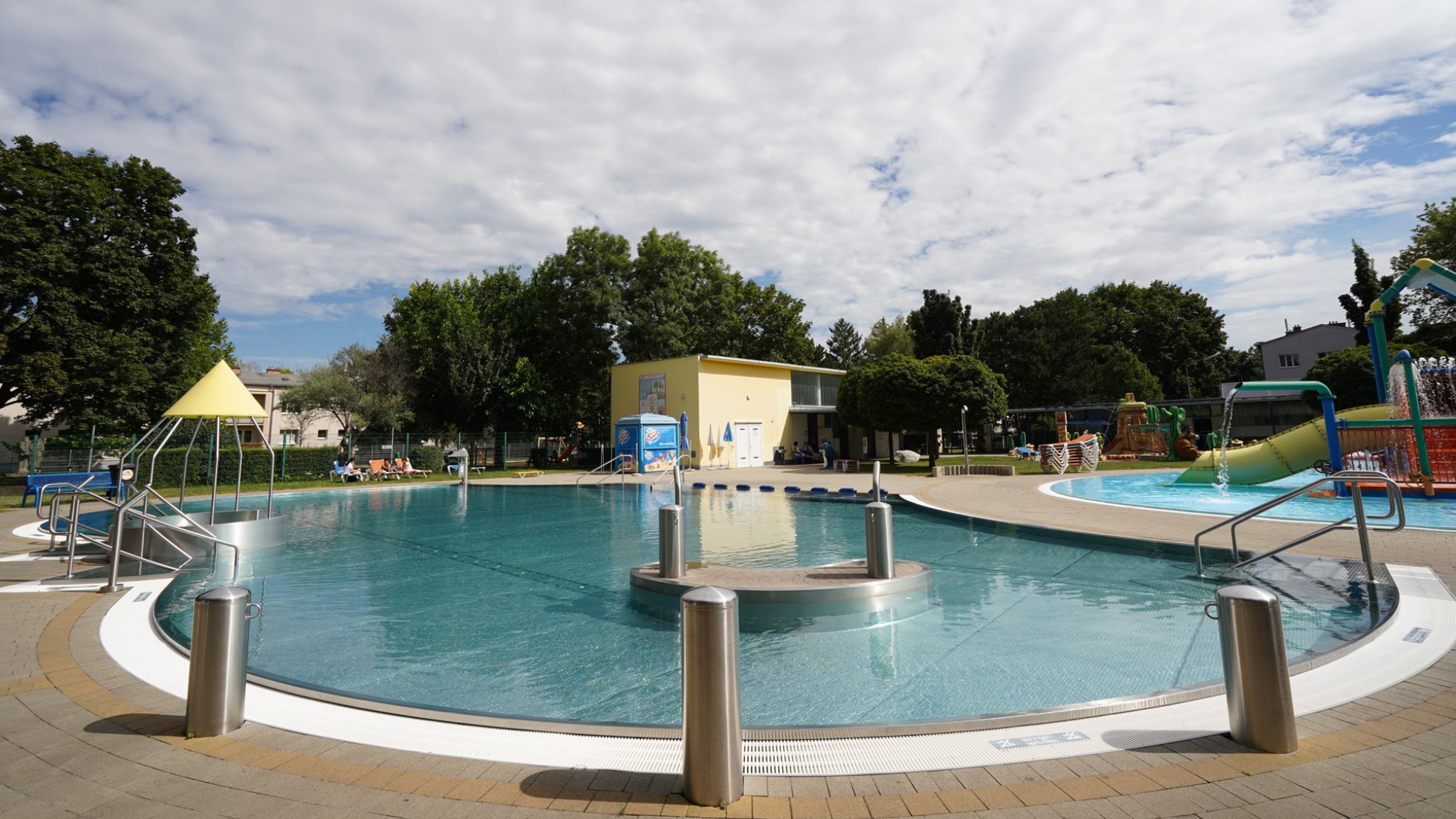 copyright: Stadt Wien/Horst Lassnig Erlebnis-Freibecken