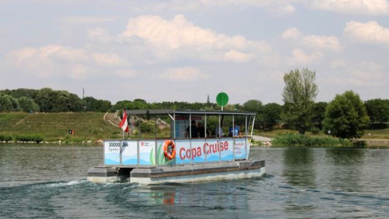 copyright: (c)KST Fährboot auf der Neuen Donau