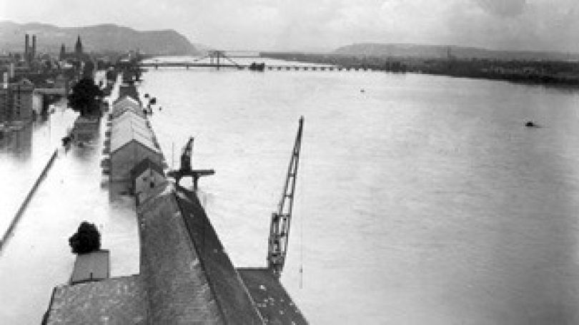 copyright: MA 8 - Gerlach Handelskai Hochwasser 1954