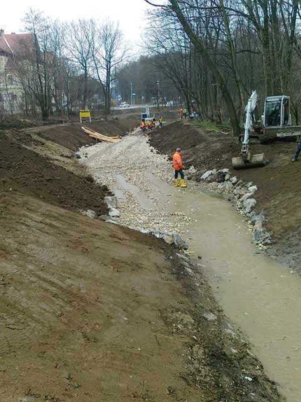 <p>Bauarbeiten im Frühjahr 2013</p> Bauarbeiten im Bachbett des Eckbaches im Frühjahr 2013