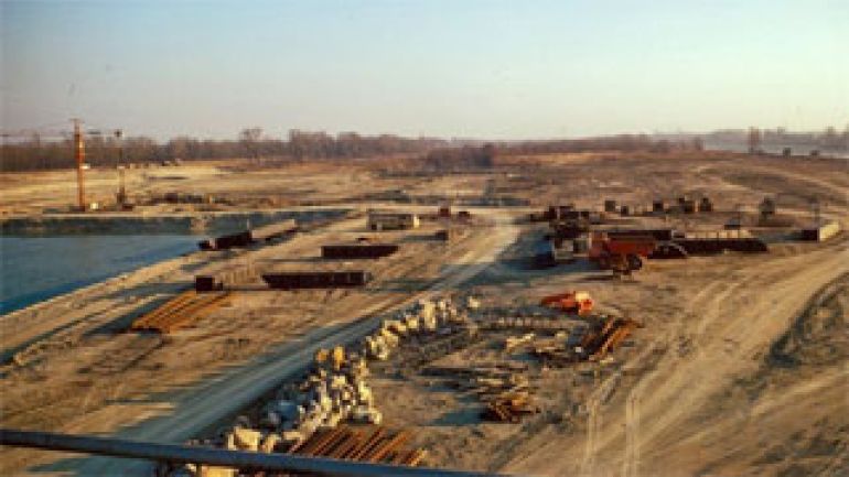 copyright: Votava Baufahrzeuge auf der neu aufgeschütteten Donauinsel